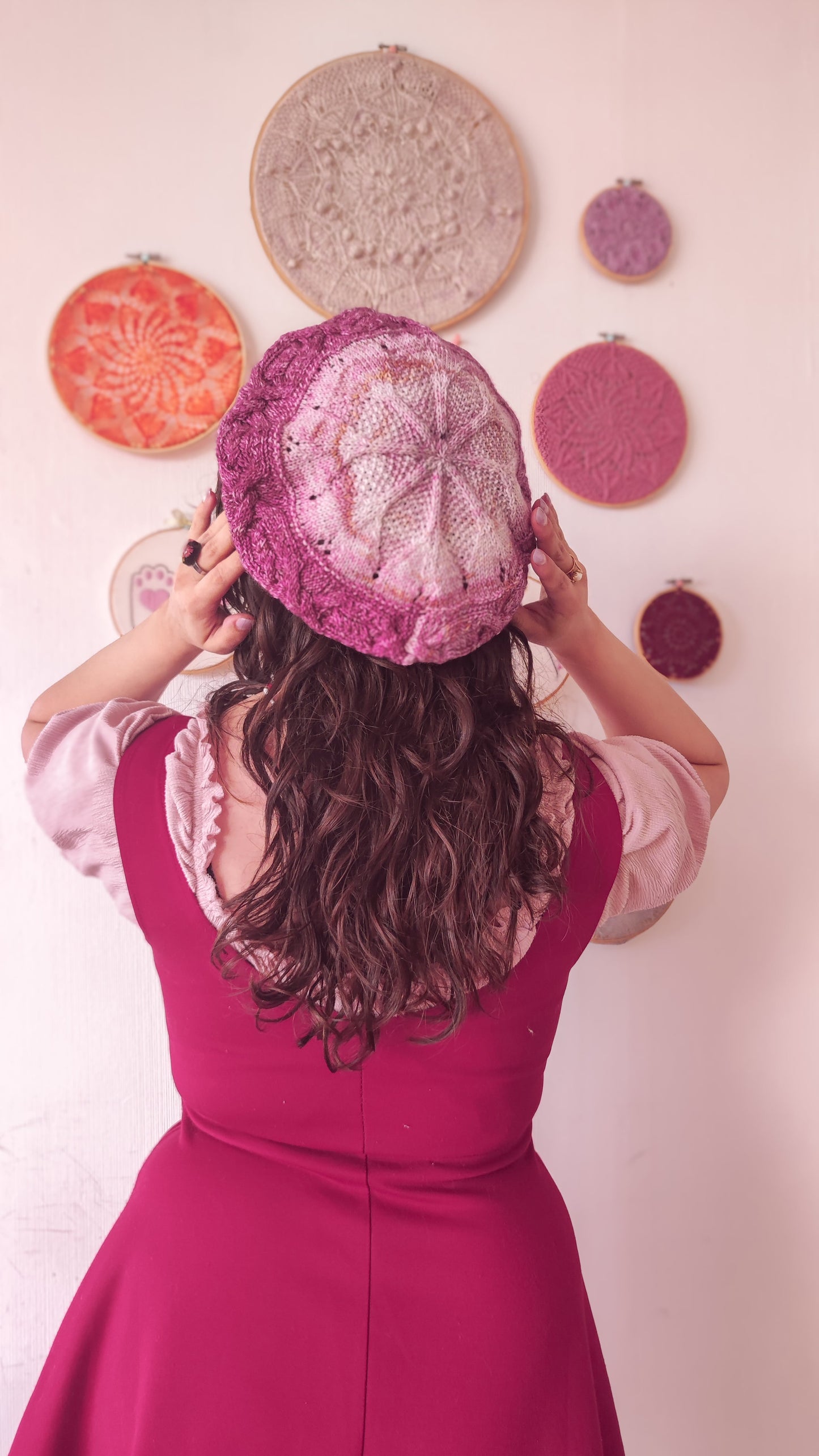 Patrón de tejido mas video "Boina Wreath"