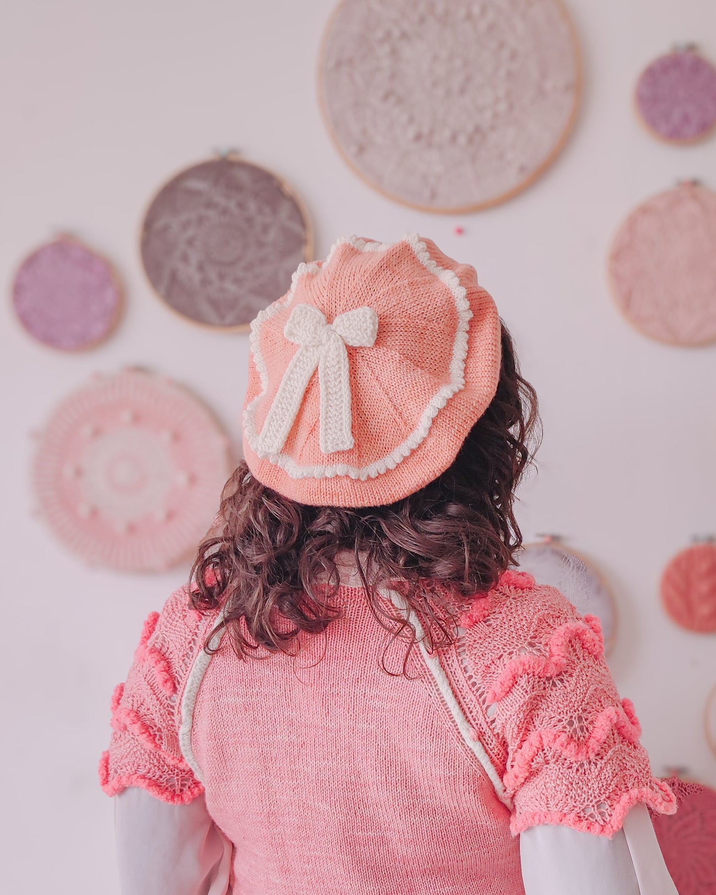 Patron de tejido mas video "Coquette Beret"