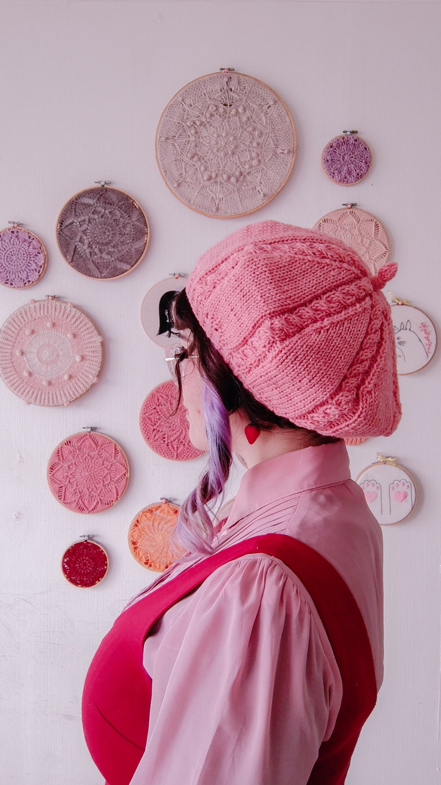 Patron de tejido mas video "Boina Carrusel"