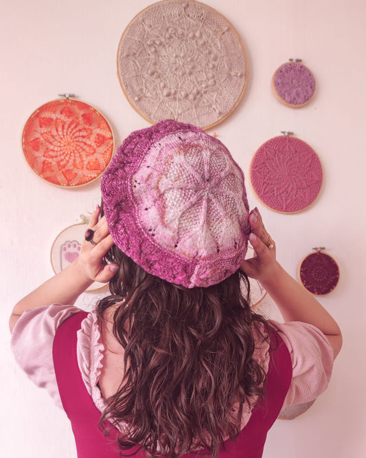 Patrón de tejido mas video "Boina Wreath"