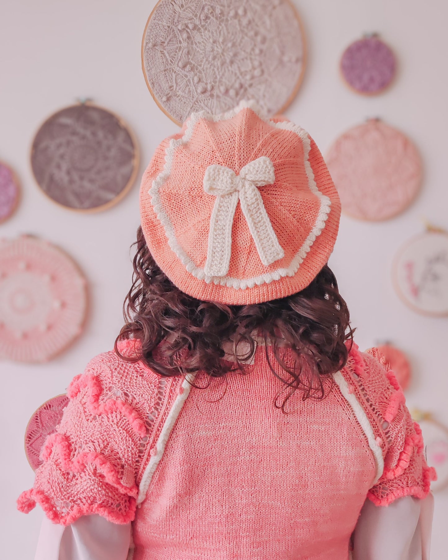 Patron de tejido mas video "Coquette Beret"