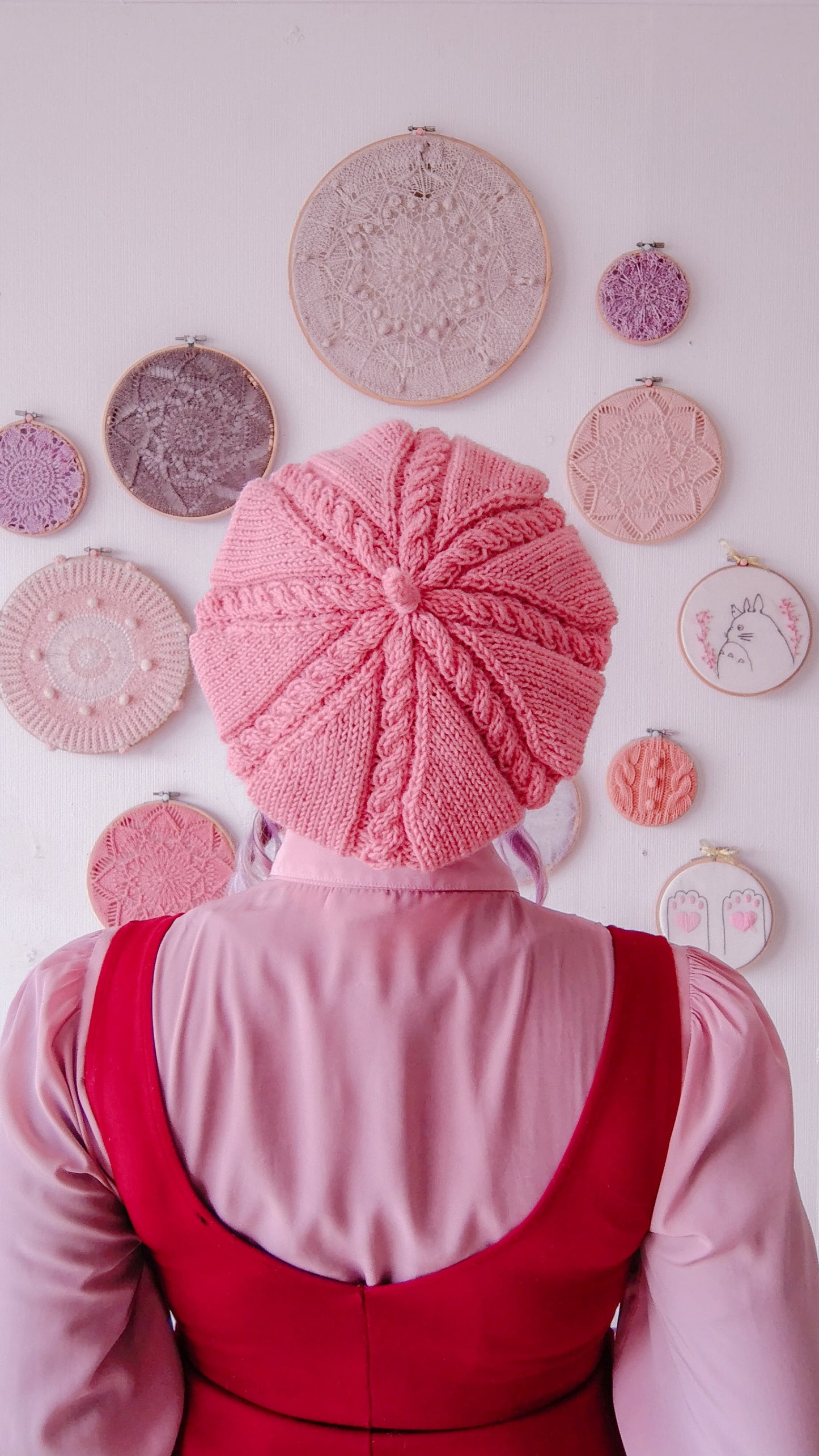 Patron de tejido mas video "Boina Carrusel"