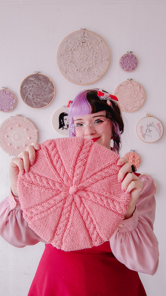 Patron de tejido mas video "Boina Carrusel"