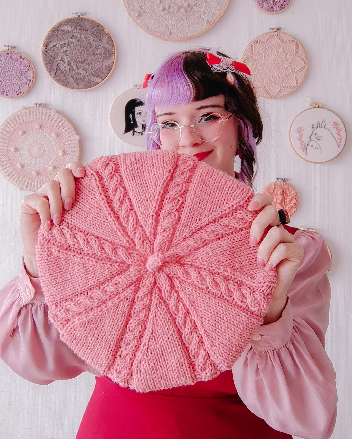 Patron de tejido mas video "Boina Carrusel"